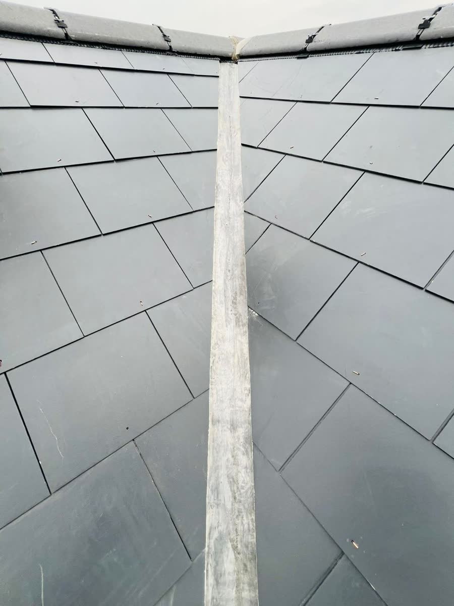 Slate hip and valley detail in Bristol